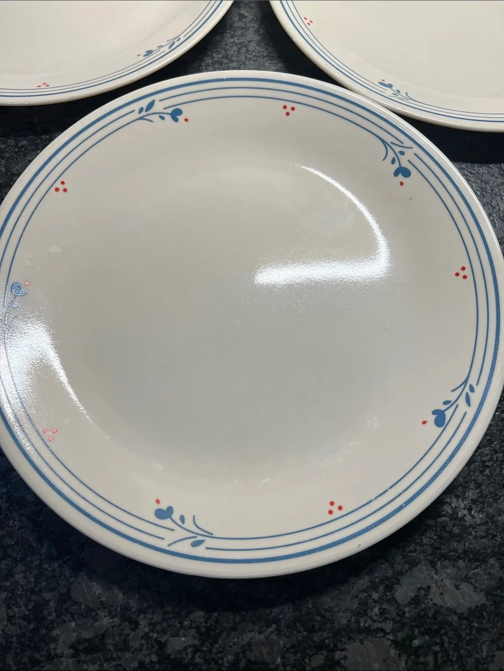 Corelle COUNTRY VIOLETS Dinner Plates 1980’s.  Discontinued.